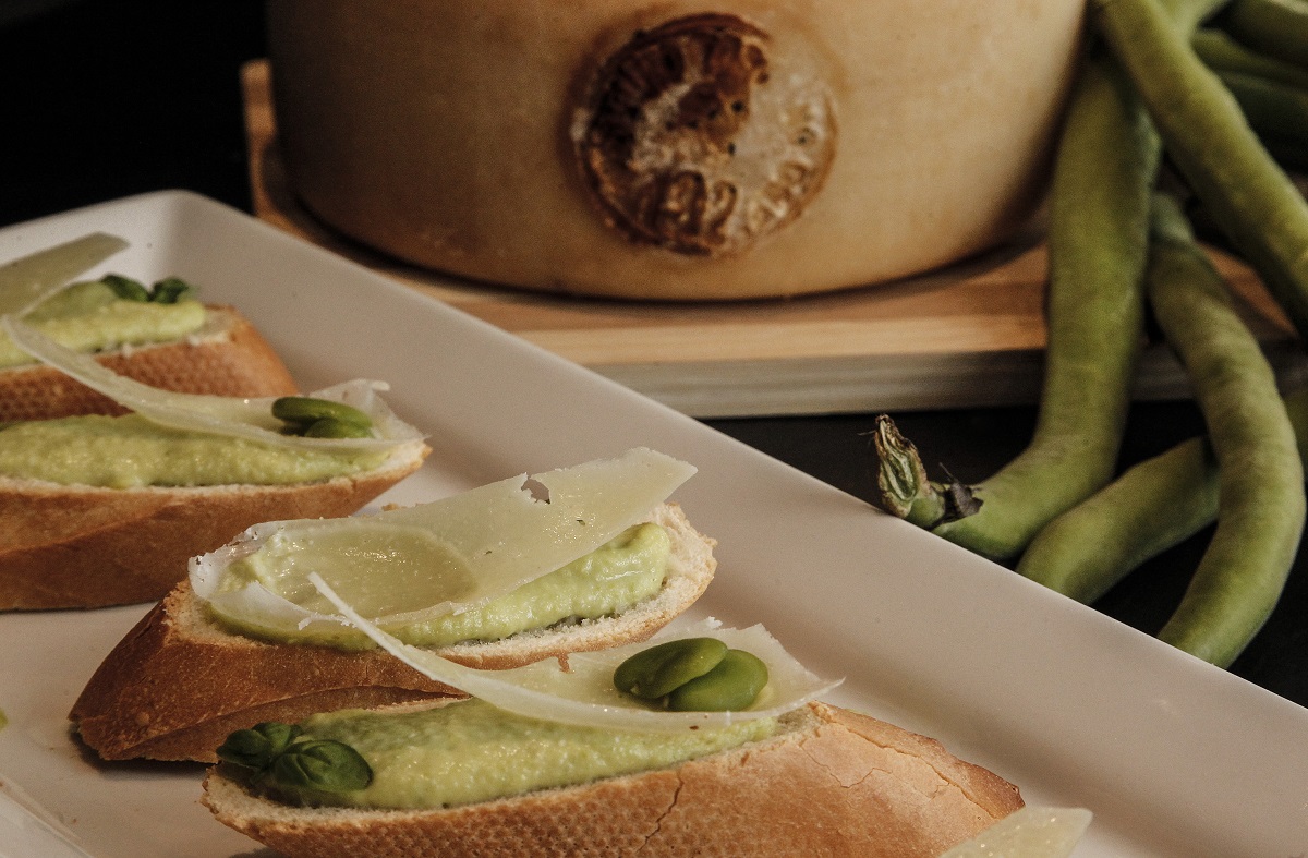 Crostino pesto e fave_Morbidi_2 pecorino toscano dop