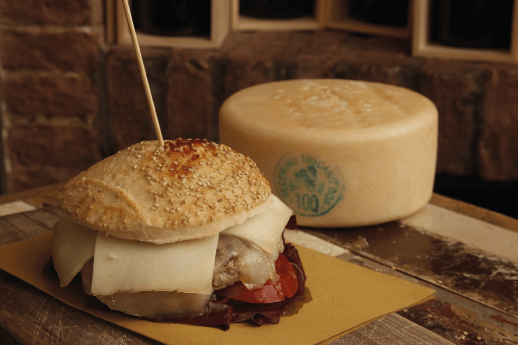 panino toscano con formaggio pecorino toscano dop