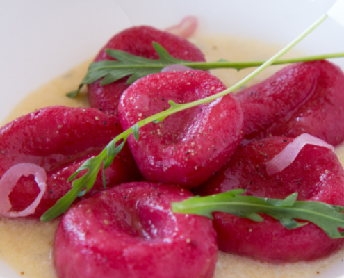 Gnocchi di barbabietola con Pecorino Toscano DOP