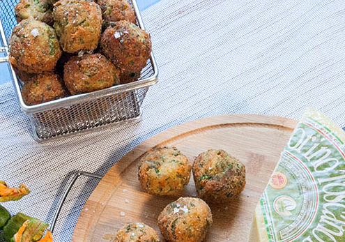 Polpette di zucchine Pecorino Toscano DOP e fiori di zucca